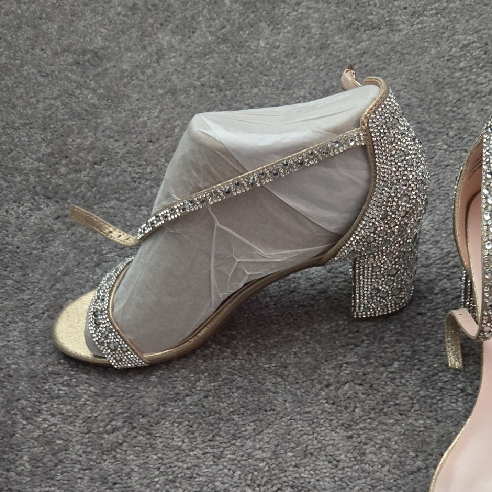 Elegant Champagne and Rhinestone Women's Heels - Picture 3 of 6